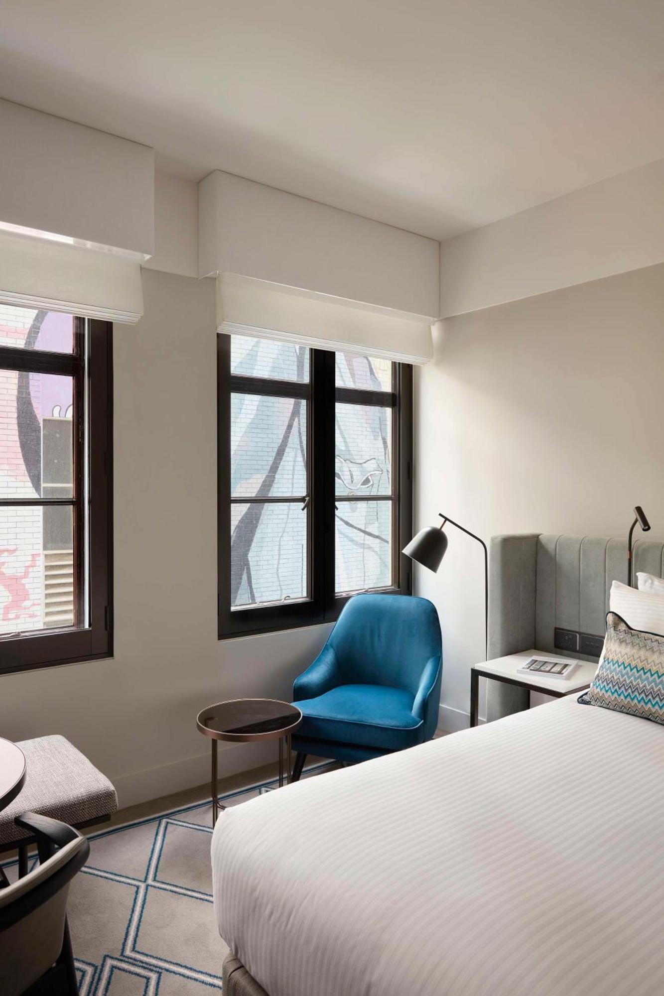 Hilton Melbourne Little Queen Street Dış mekan fotoğraf A guest room at the Hotel 57
