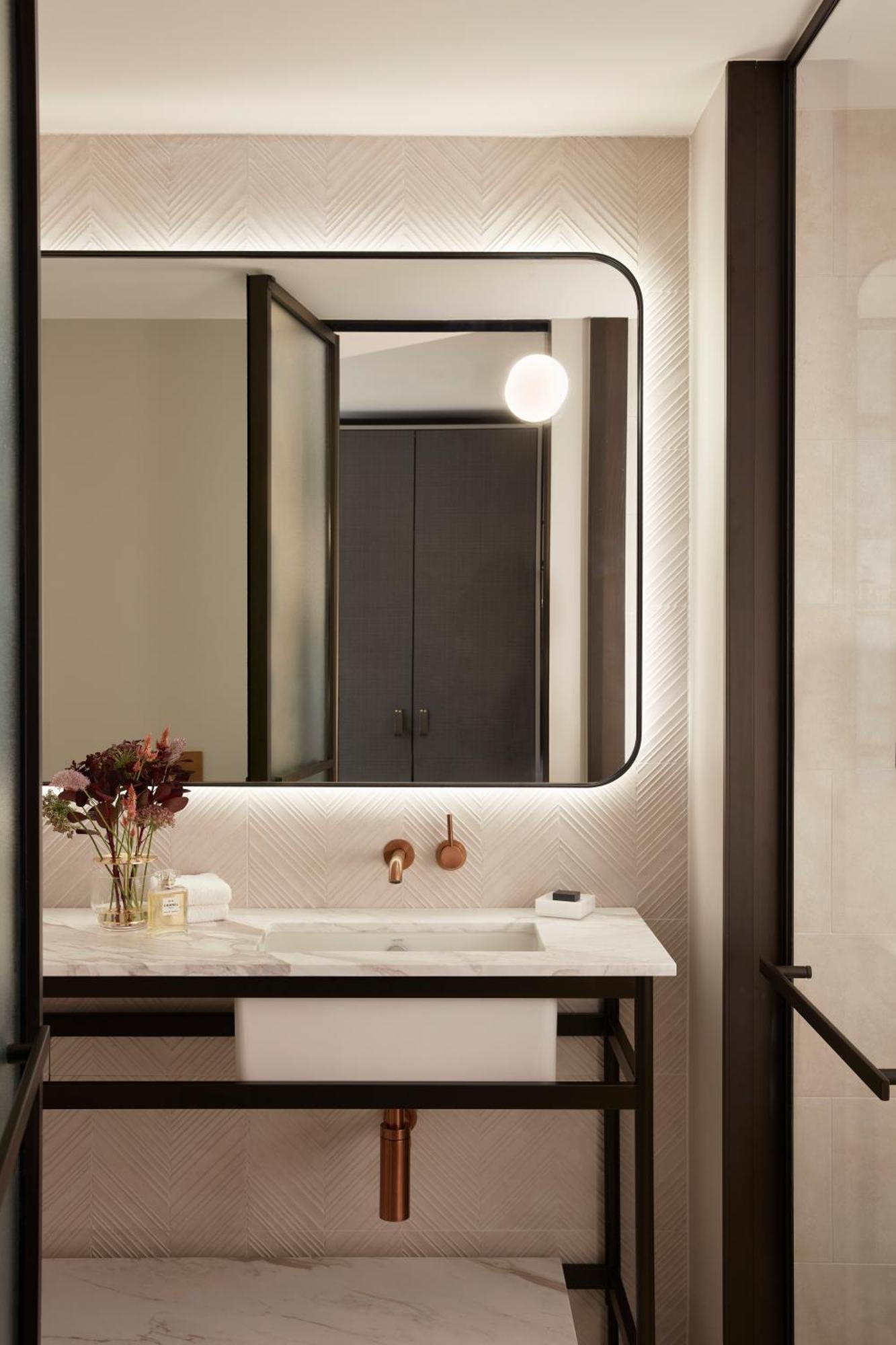 Hilton Melbourne Little Queen Street Dış mekan fotoğraf Bathroom