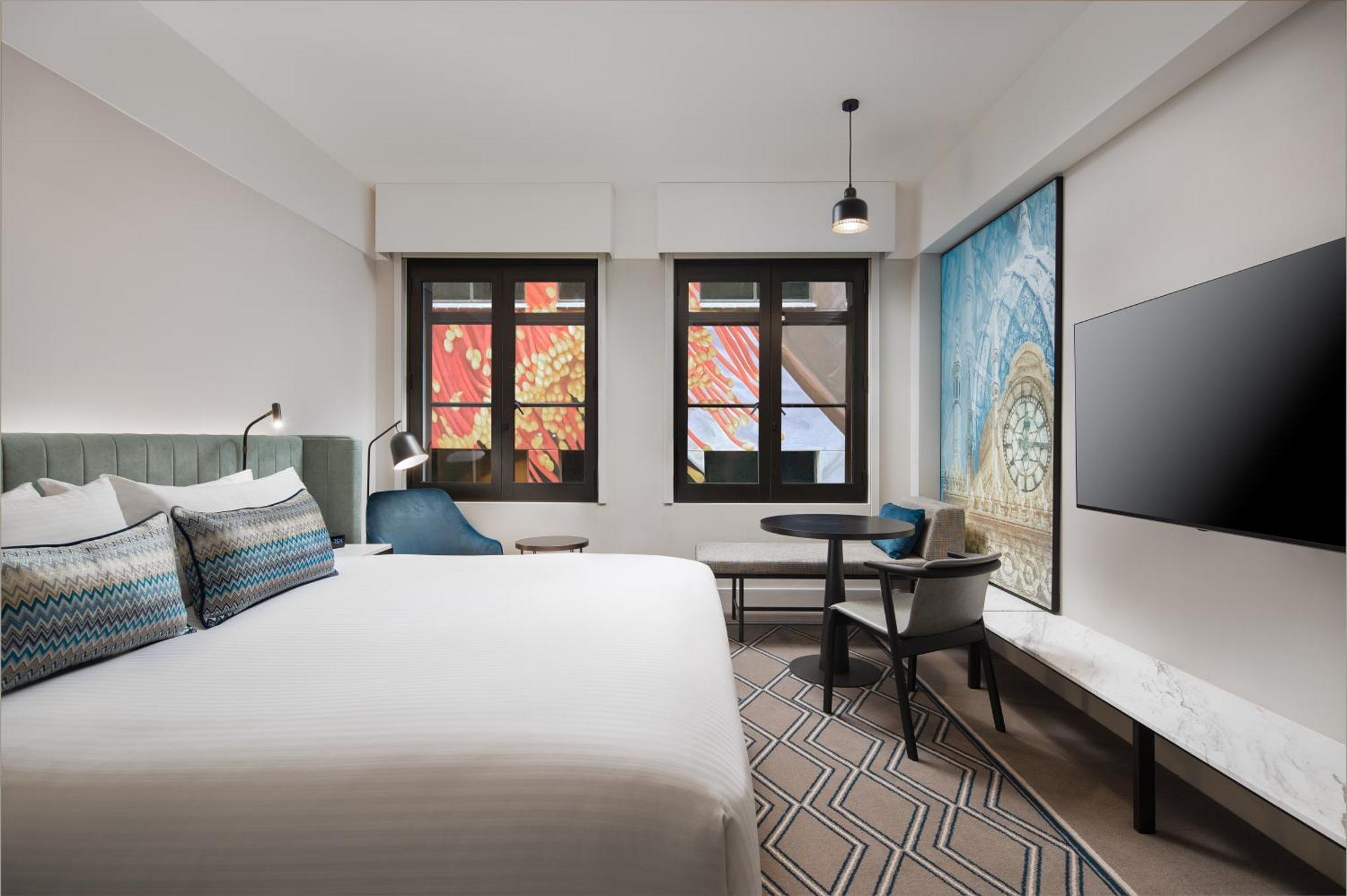 Hilton Melbourne Little Queen Street Dış mekan fotoğraf A room at the hotel