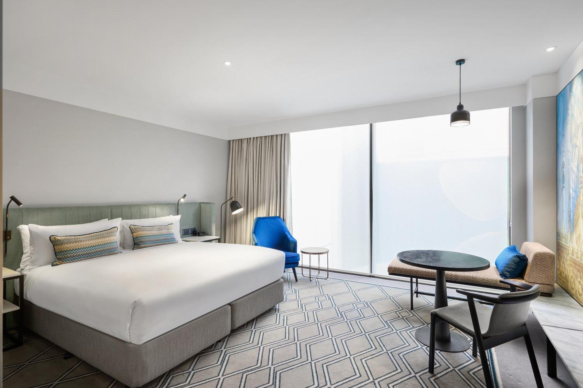 Hilton Melbourne Little Queen Street Dış mekan fotoğraf A room at the Hotel